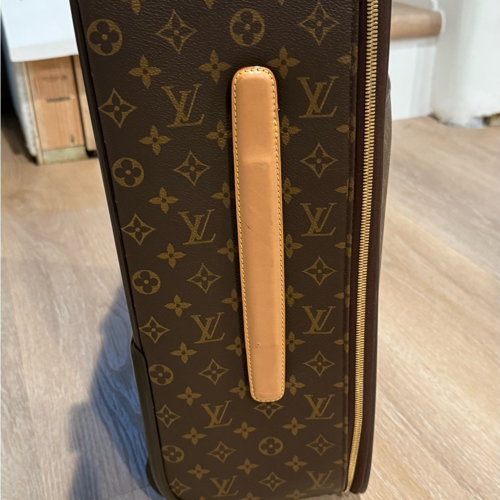 Louis Vuitton Monogram Pegase 50 - Picture 10 of 15